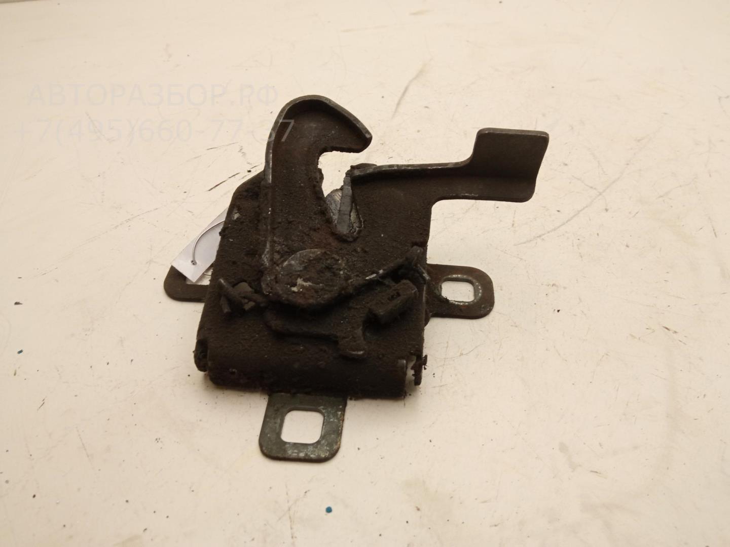 Замок капота