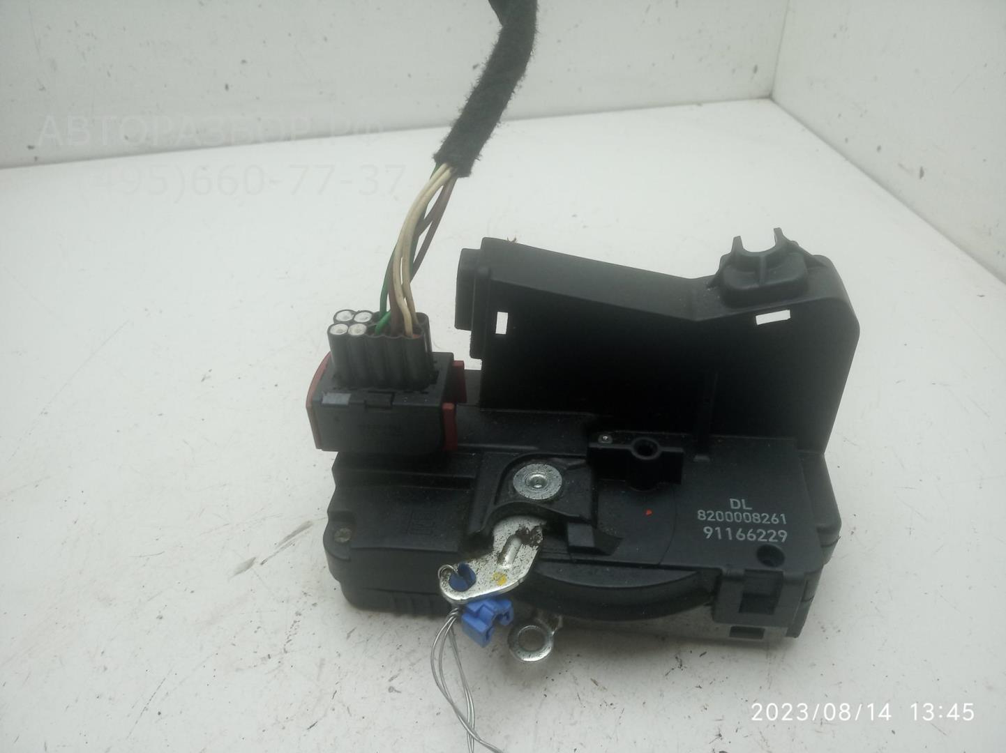 Замок двери передней правой