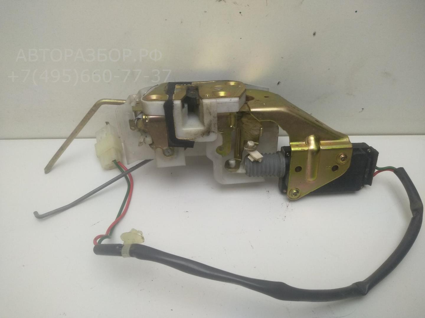 Замок двери передней правой