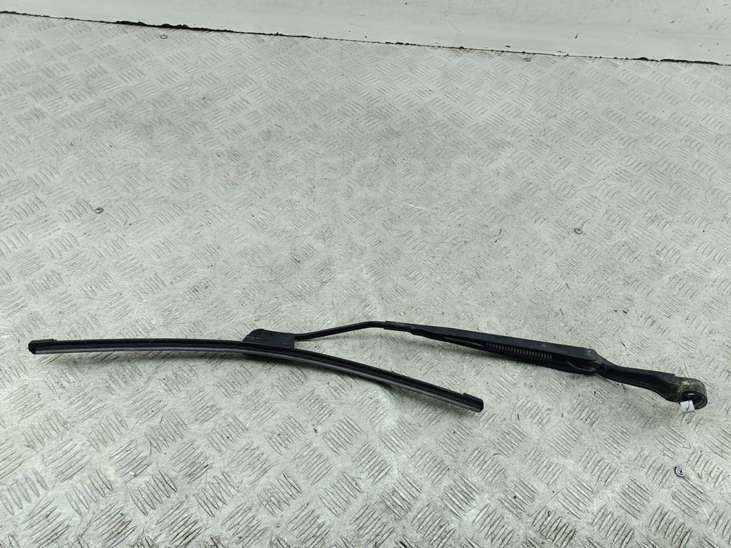 Поводок стеклоочистителя передний правый