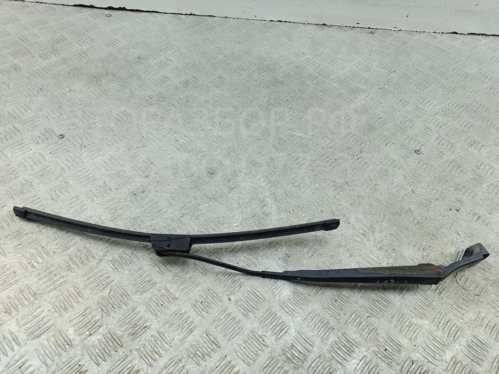 Поводок стеклоочистителя передний правый