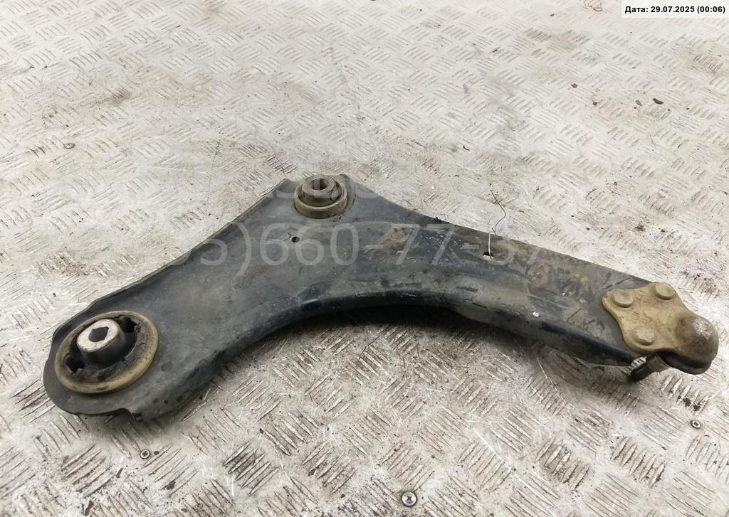Рычаг передний левый