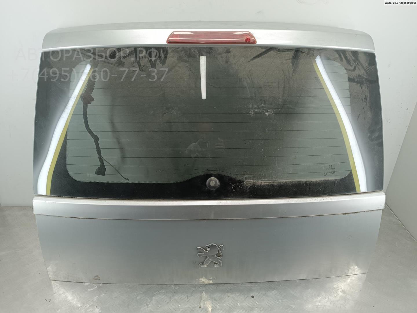 Дверь багажника