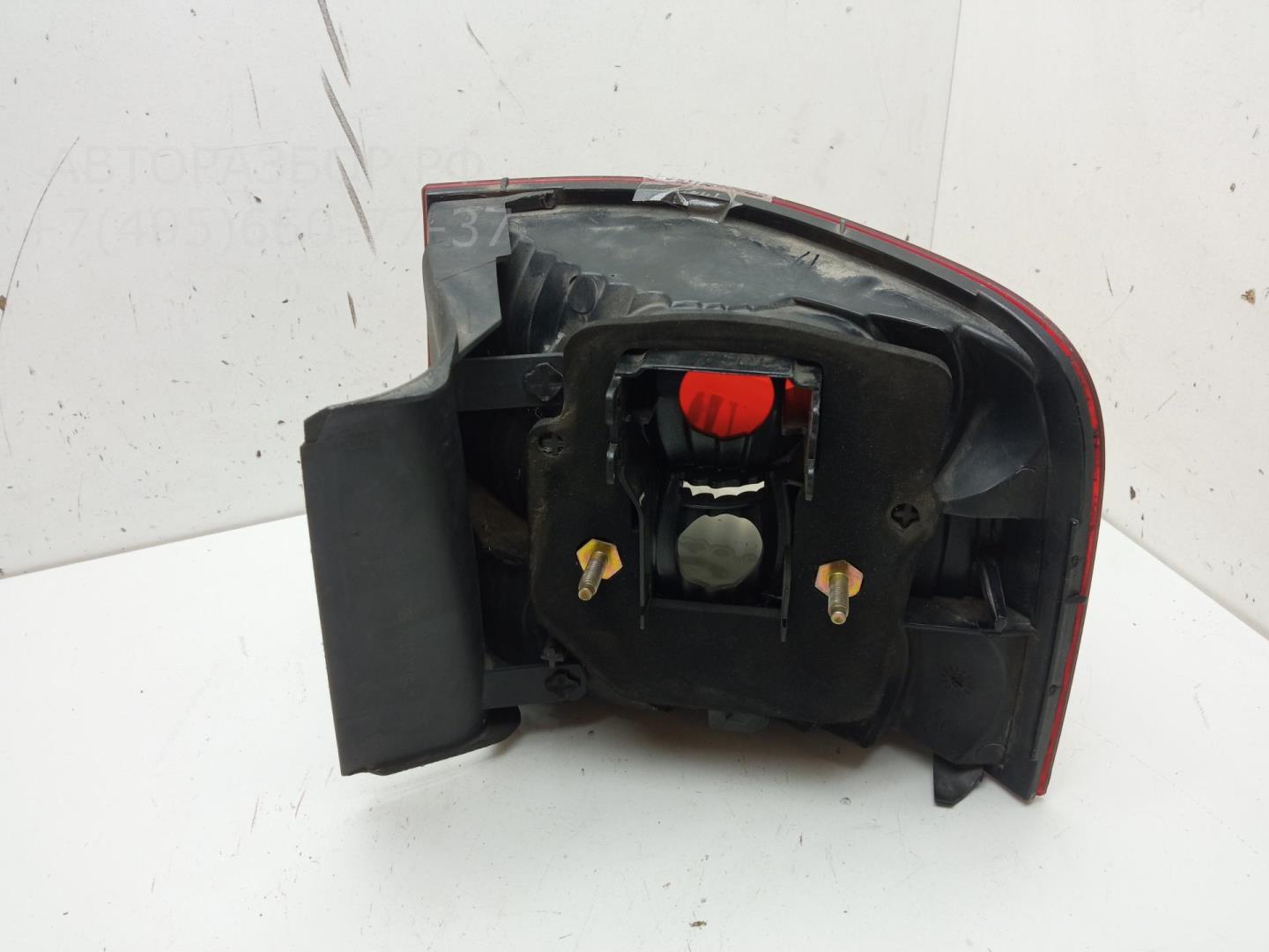 Фонарь задний левый