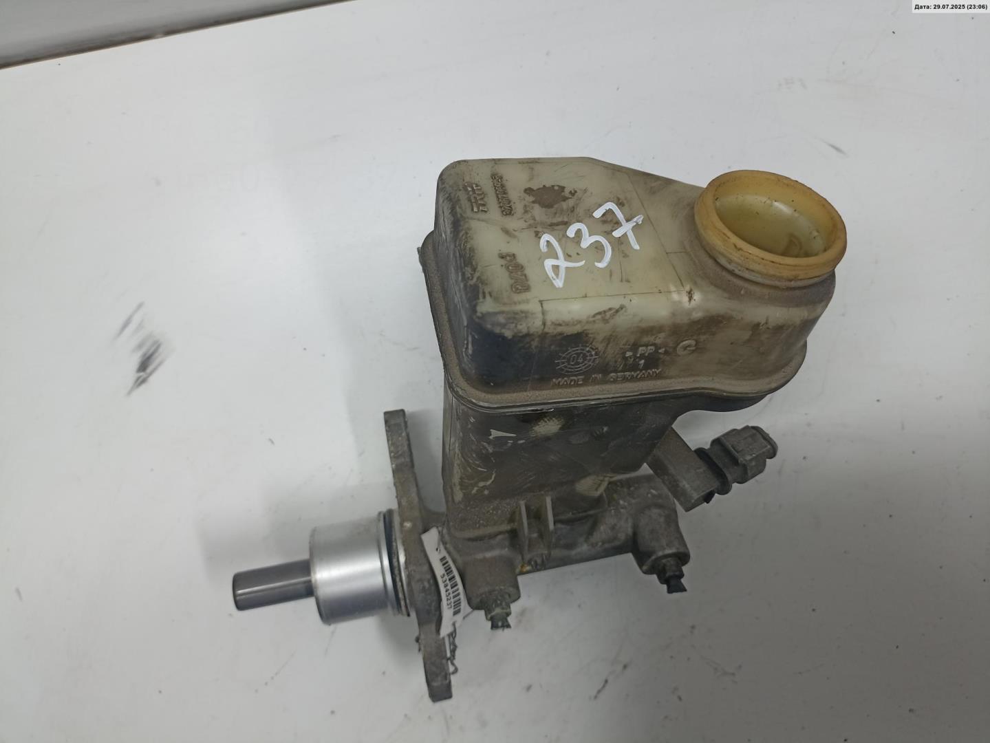 Цилиндр тормозной главный