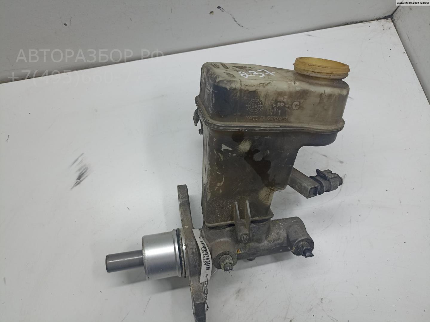 Цилиндр тормозной главный