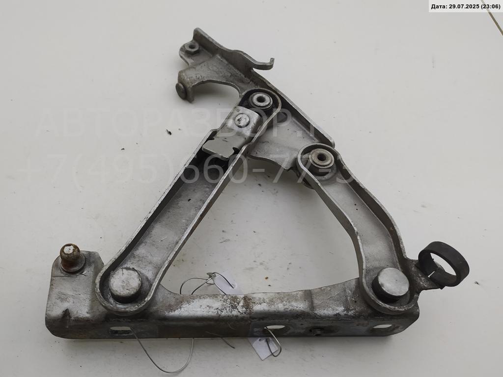 Петля капота правая