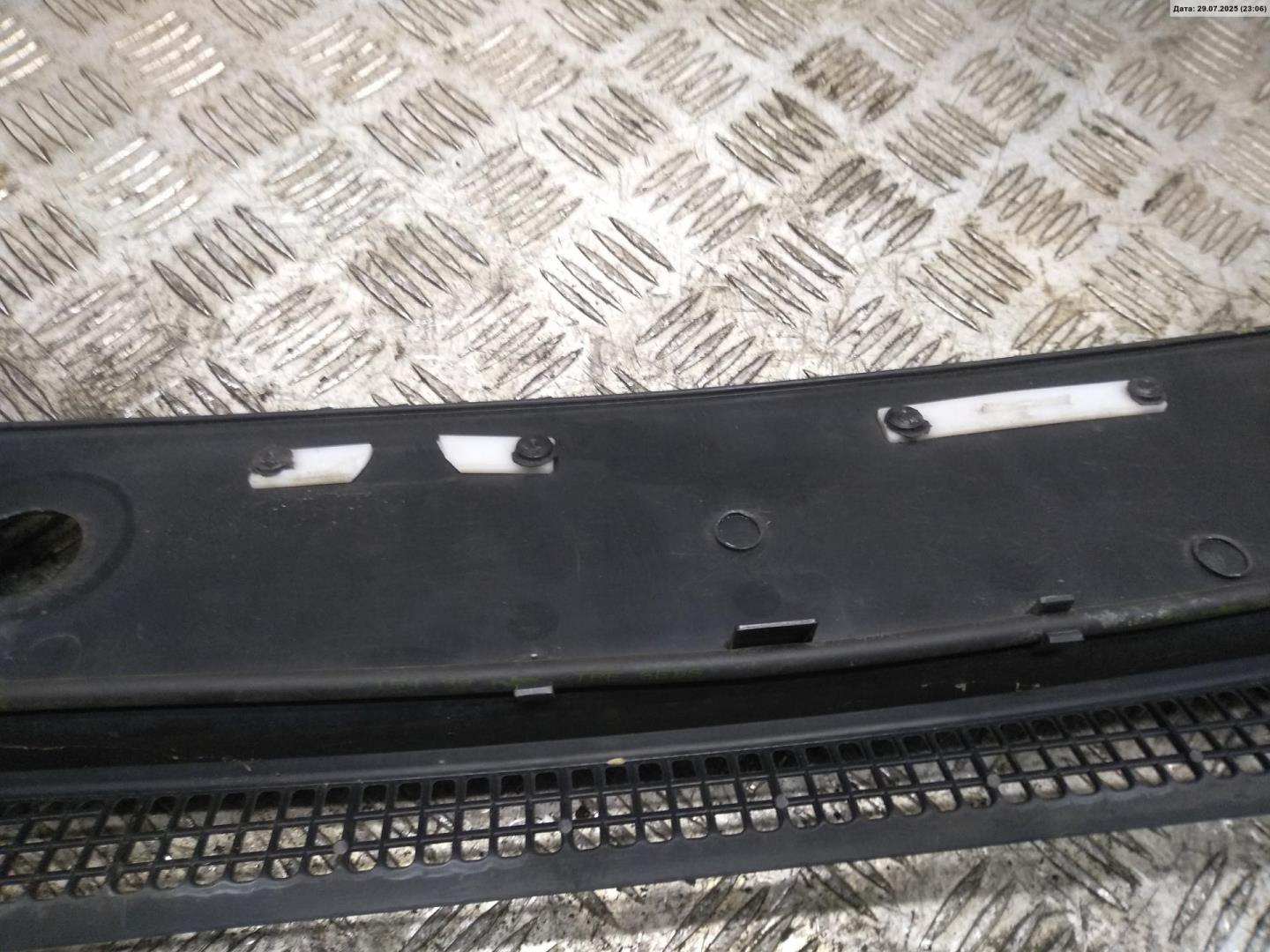 Решетка стеклоочистителей (Жабо)