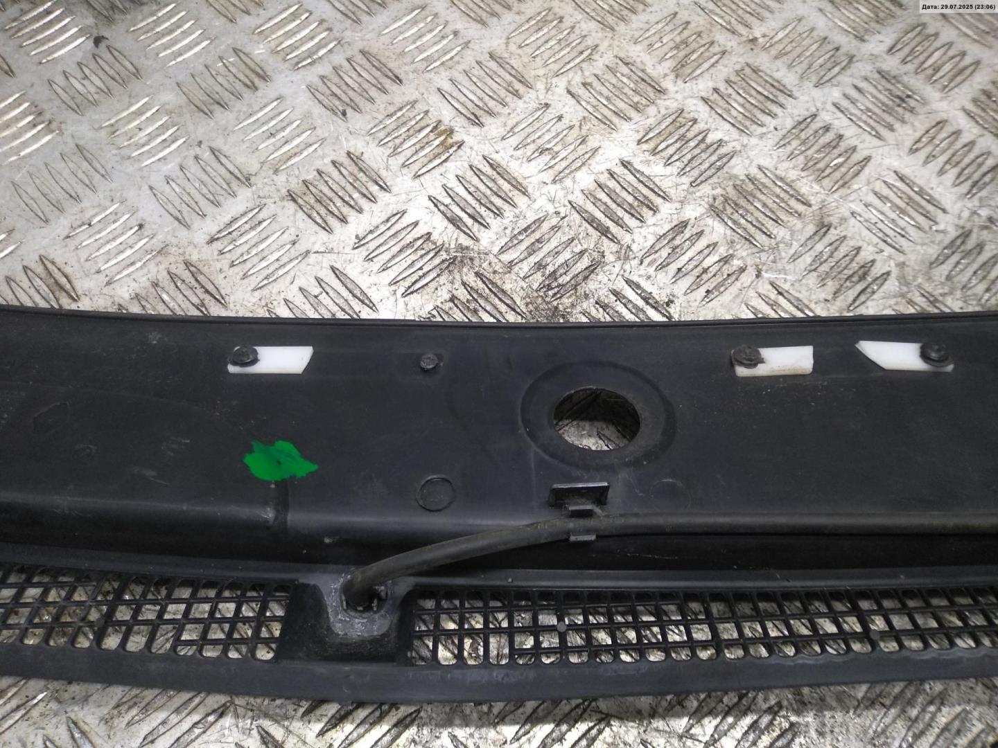 Решетка стеклоочистителей (Жабо)