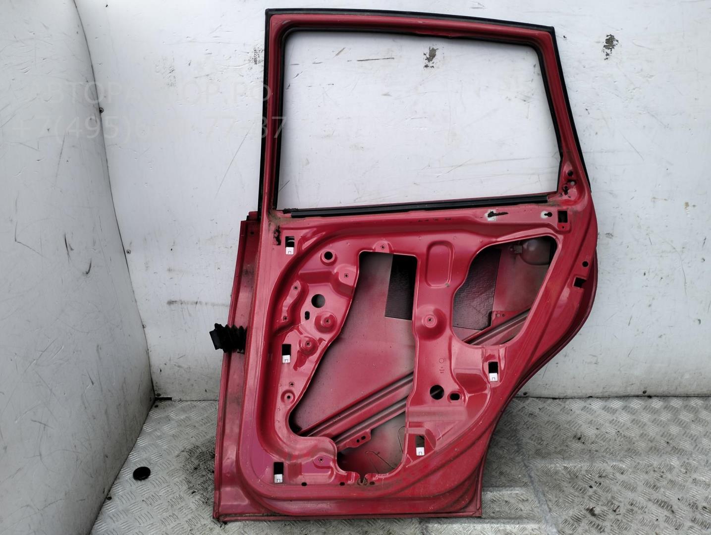 Дверь задняя правая