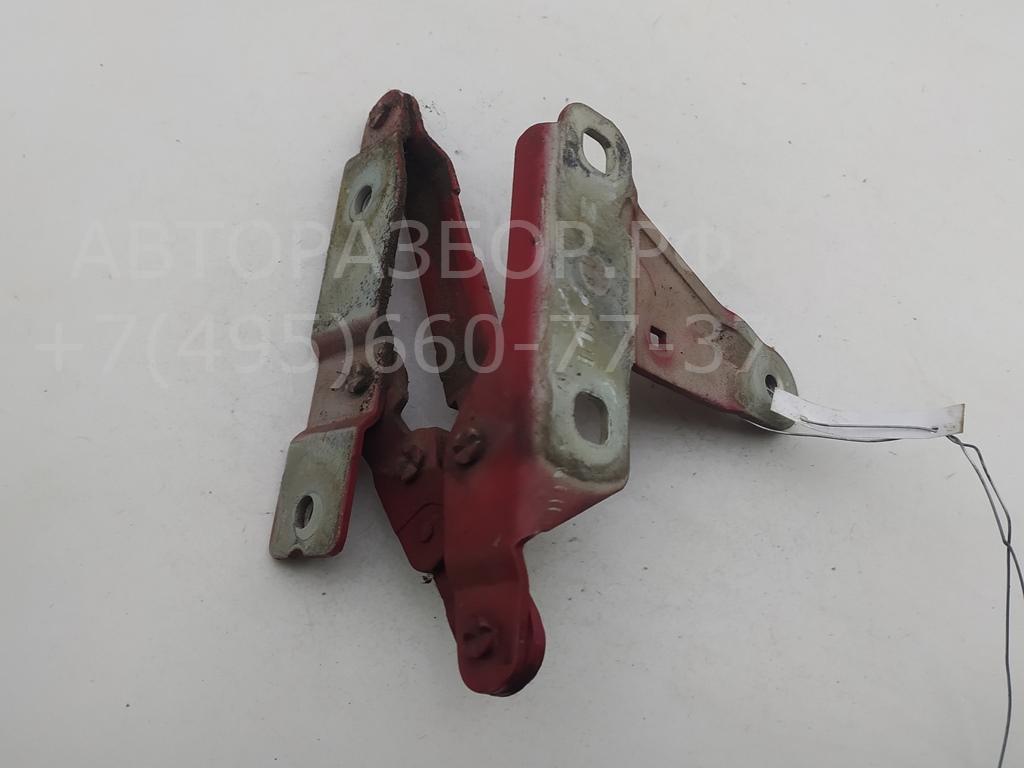 Петля капота левая