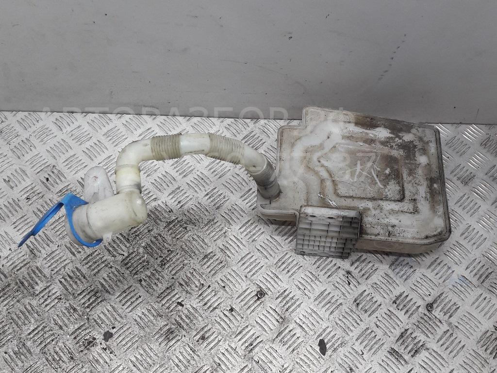 Бачок омывателя лобового стекла