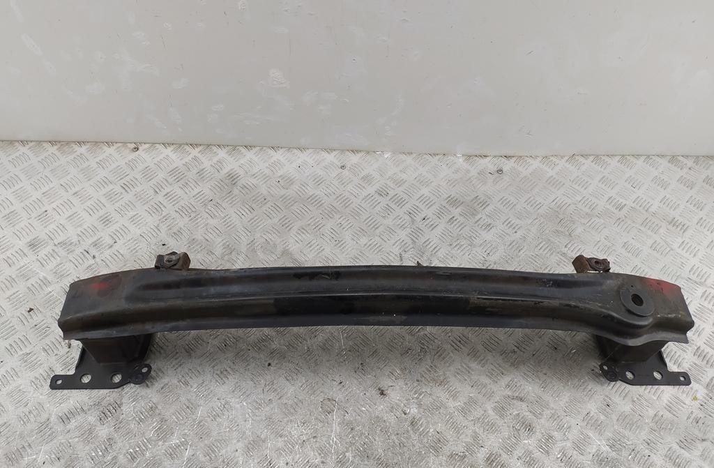 Усилитель переднего бампера