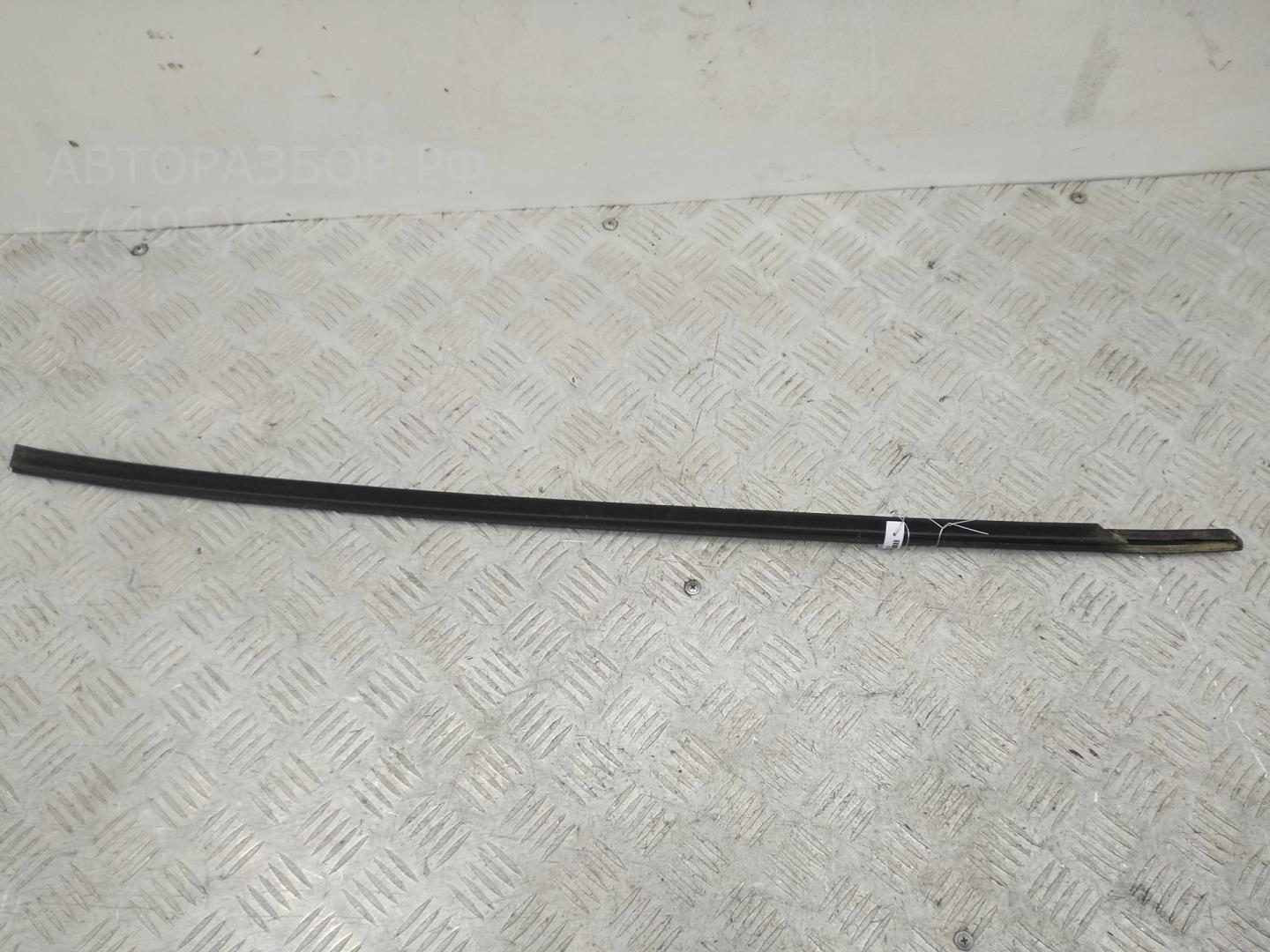 Накладка стекла заднего левого