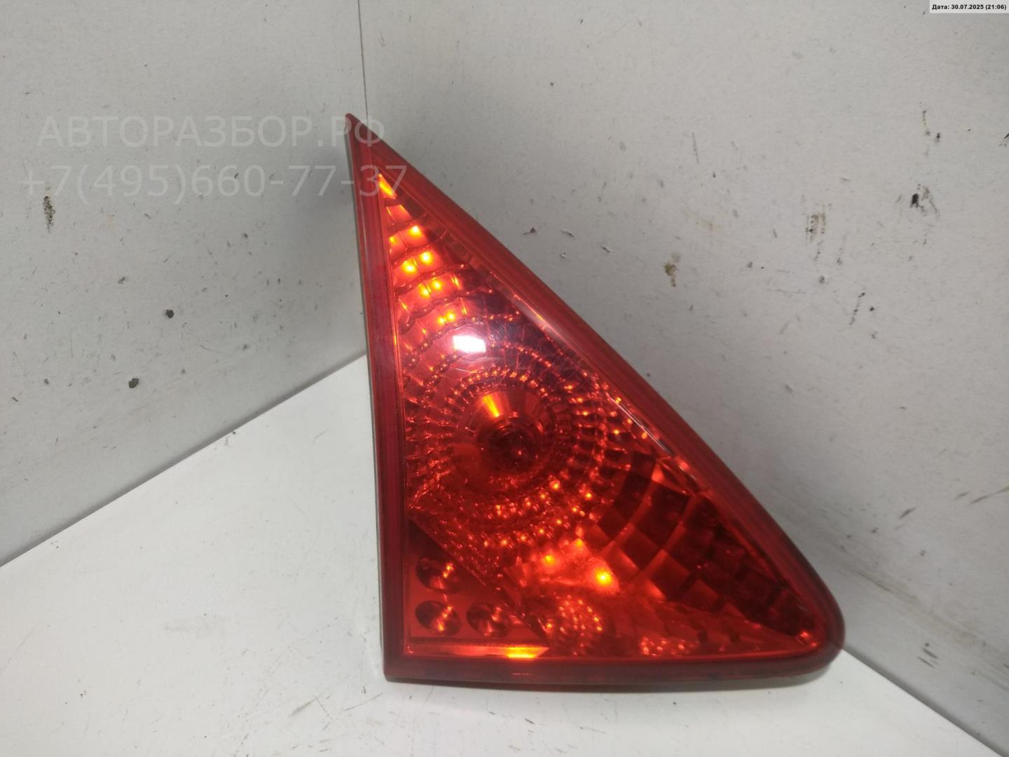 Фонарь задний внутренний левый