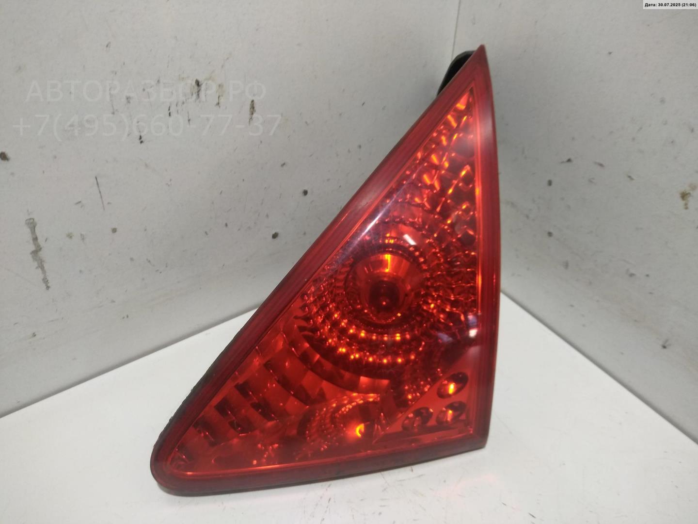 Фонарь задний внутренний правый