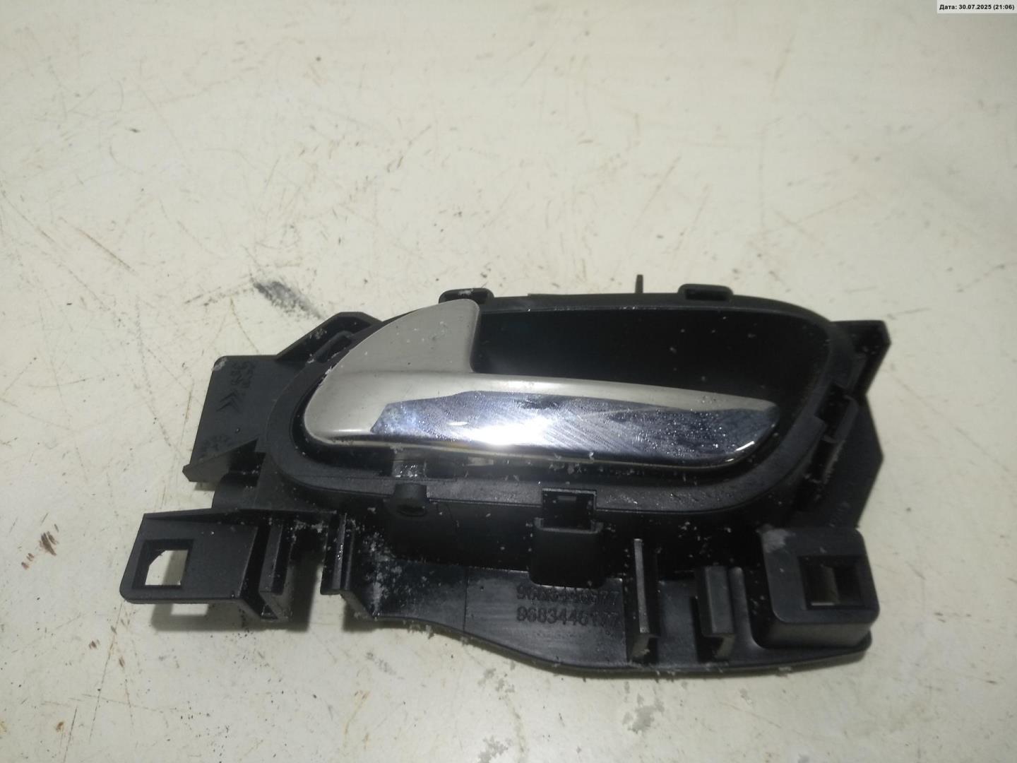 Ручка двери передней внутренняя левая