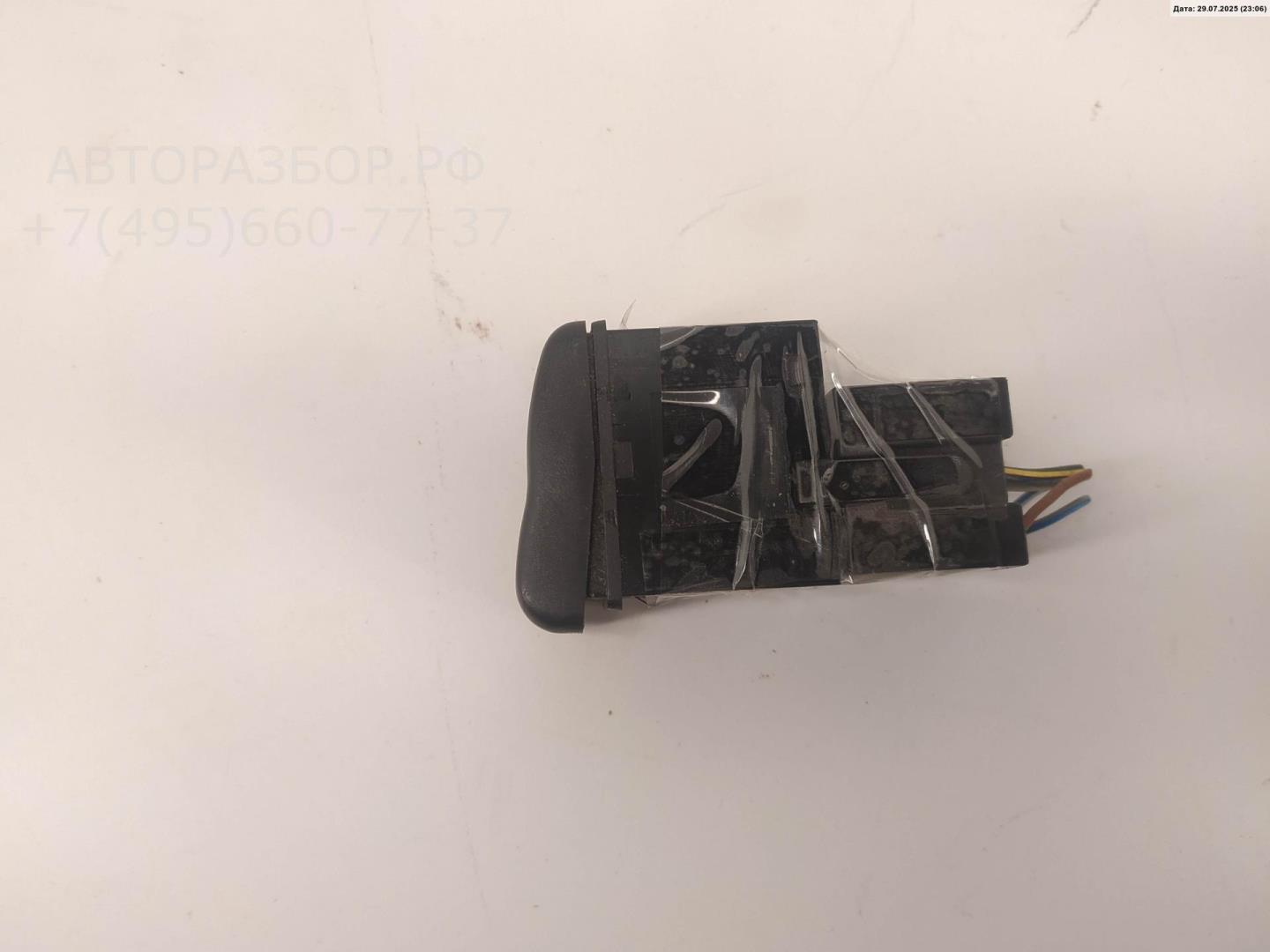 Кнопка обогрева заднего стекла