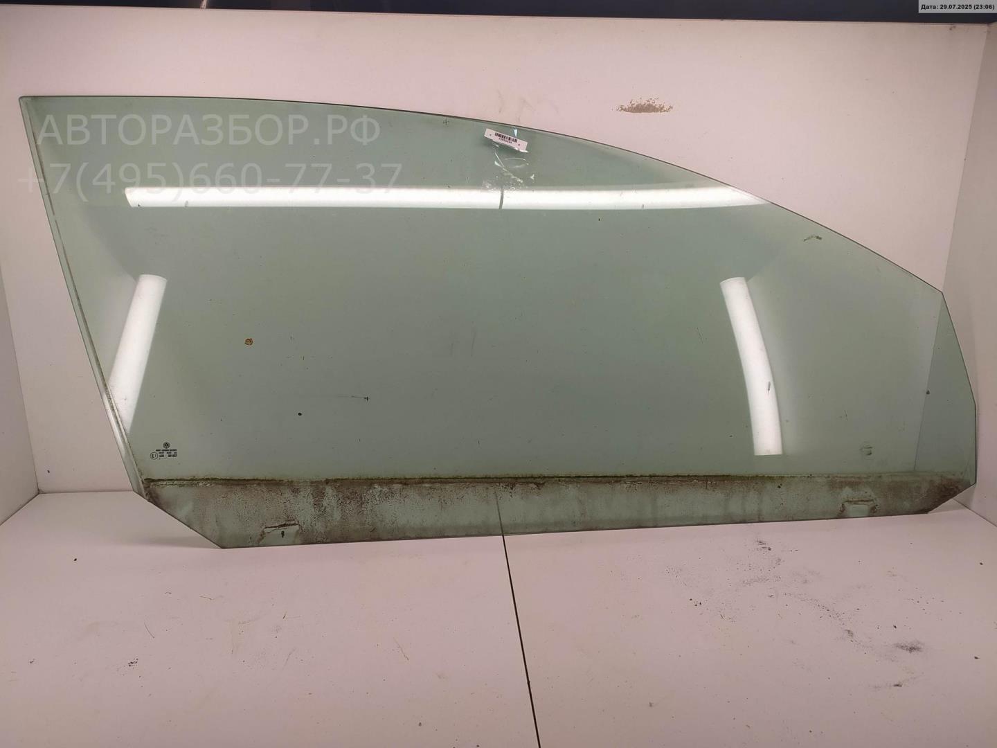 Стекло двери передней правой