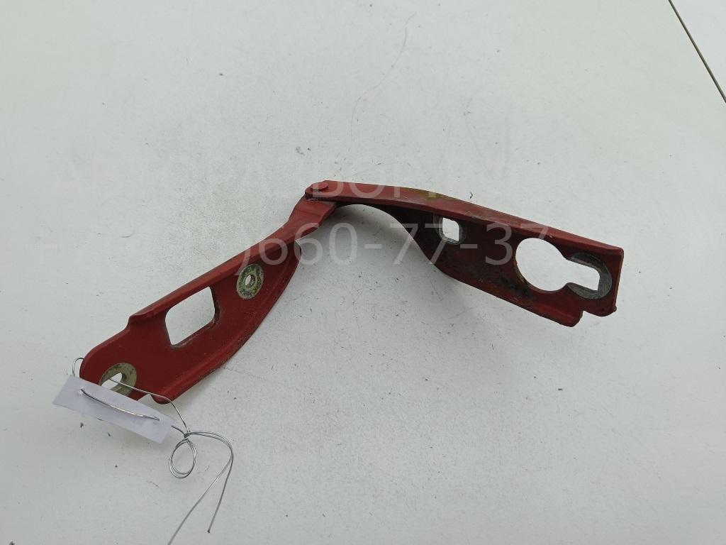 Петля капота левая