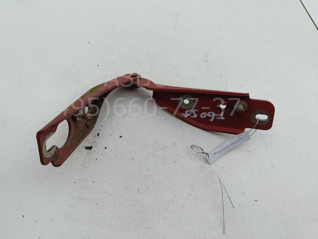 Петля капота правая