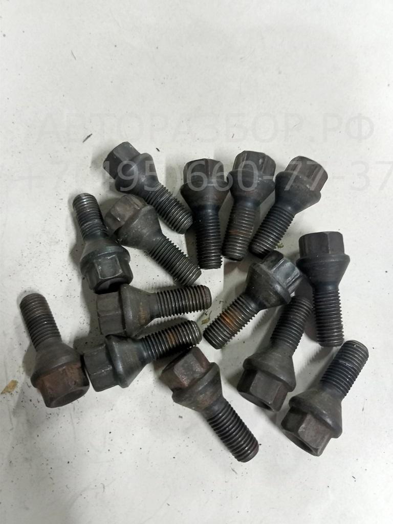 Болт колесный