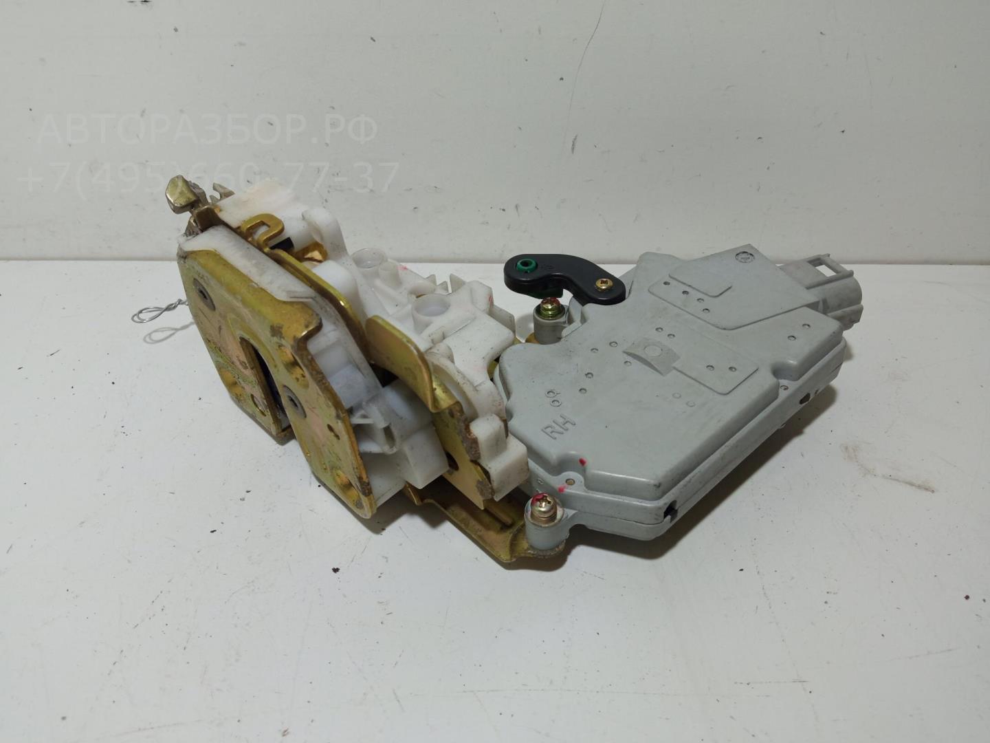 Замок двери передней правой