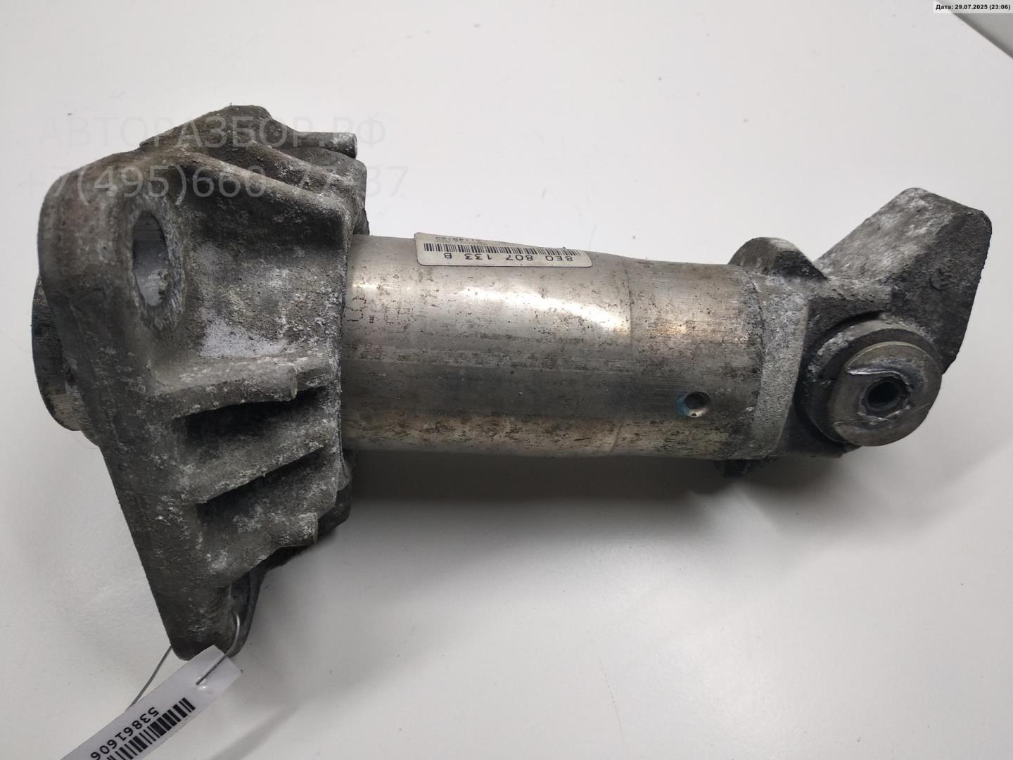 Кронштейн переднего бампера левый