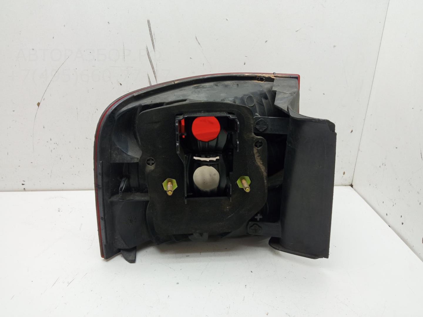 Фонарь задний правый