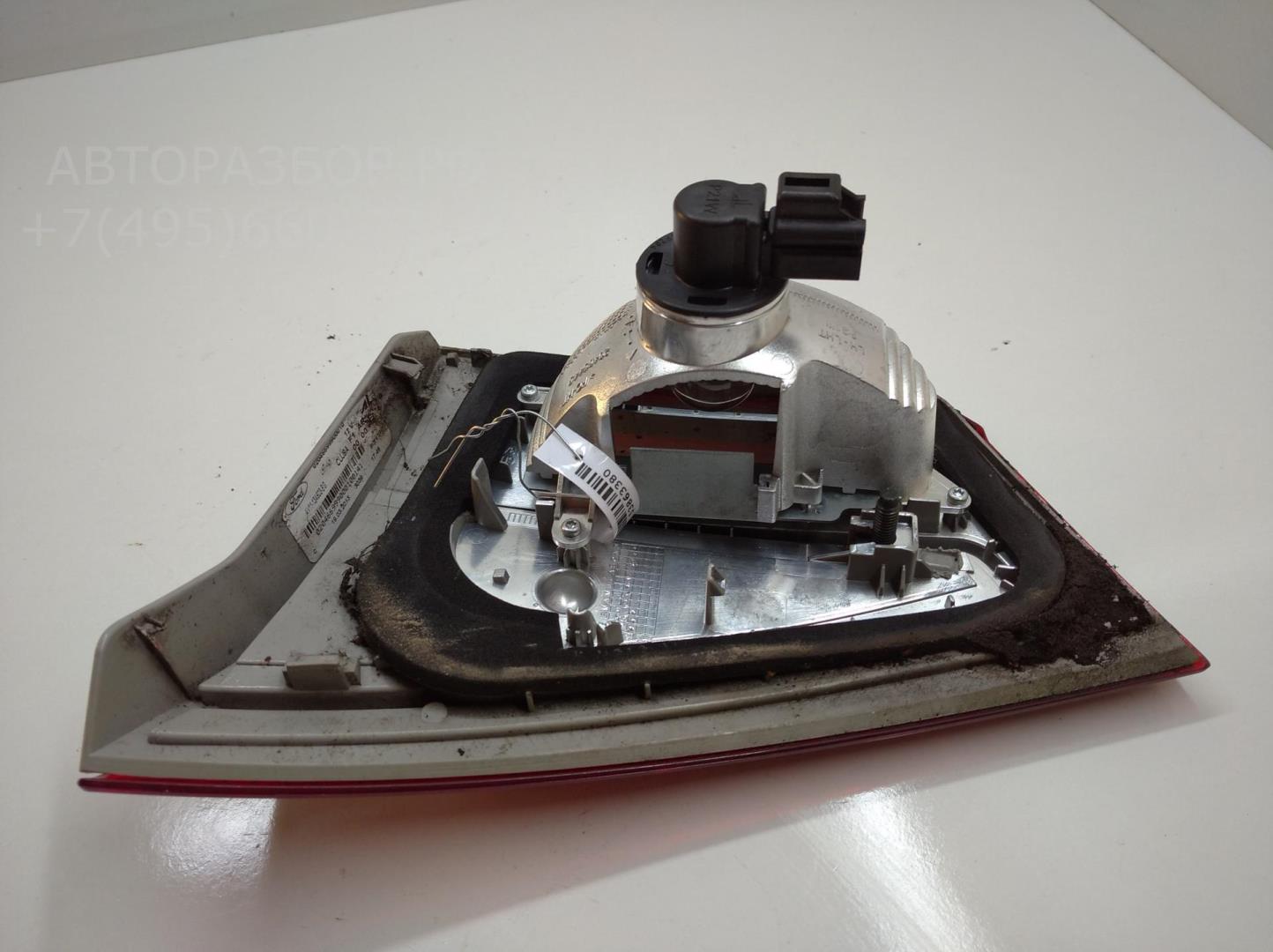 Фонарь задний внутренний левый