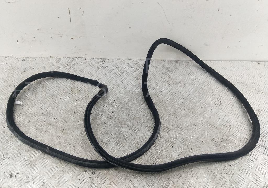 Уплотнитель двери