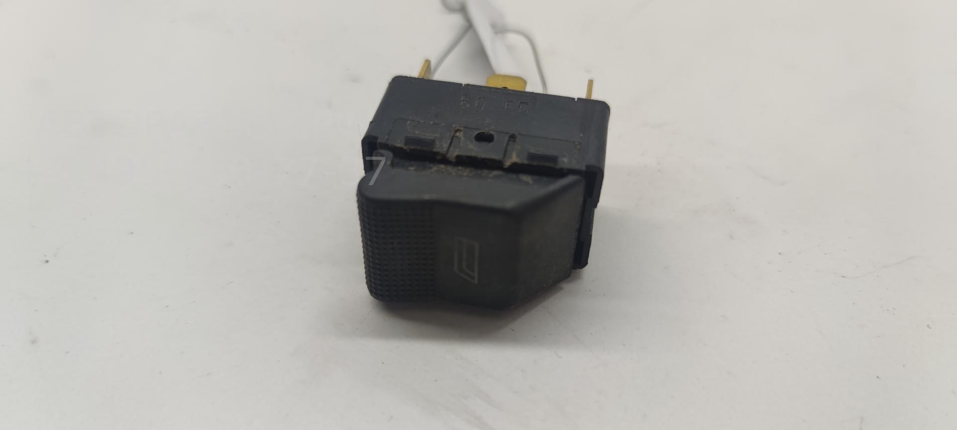 Кнопка стеклоподъемника