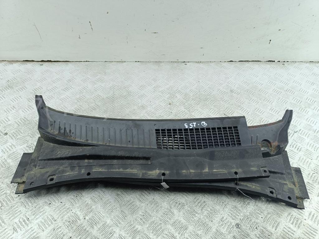 Решетка стеклоочистителей (Жабо)