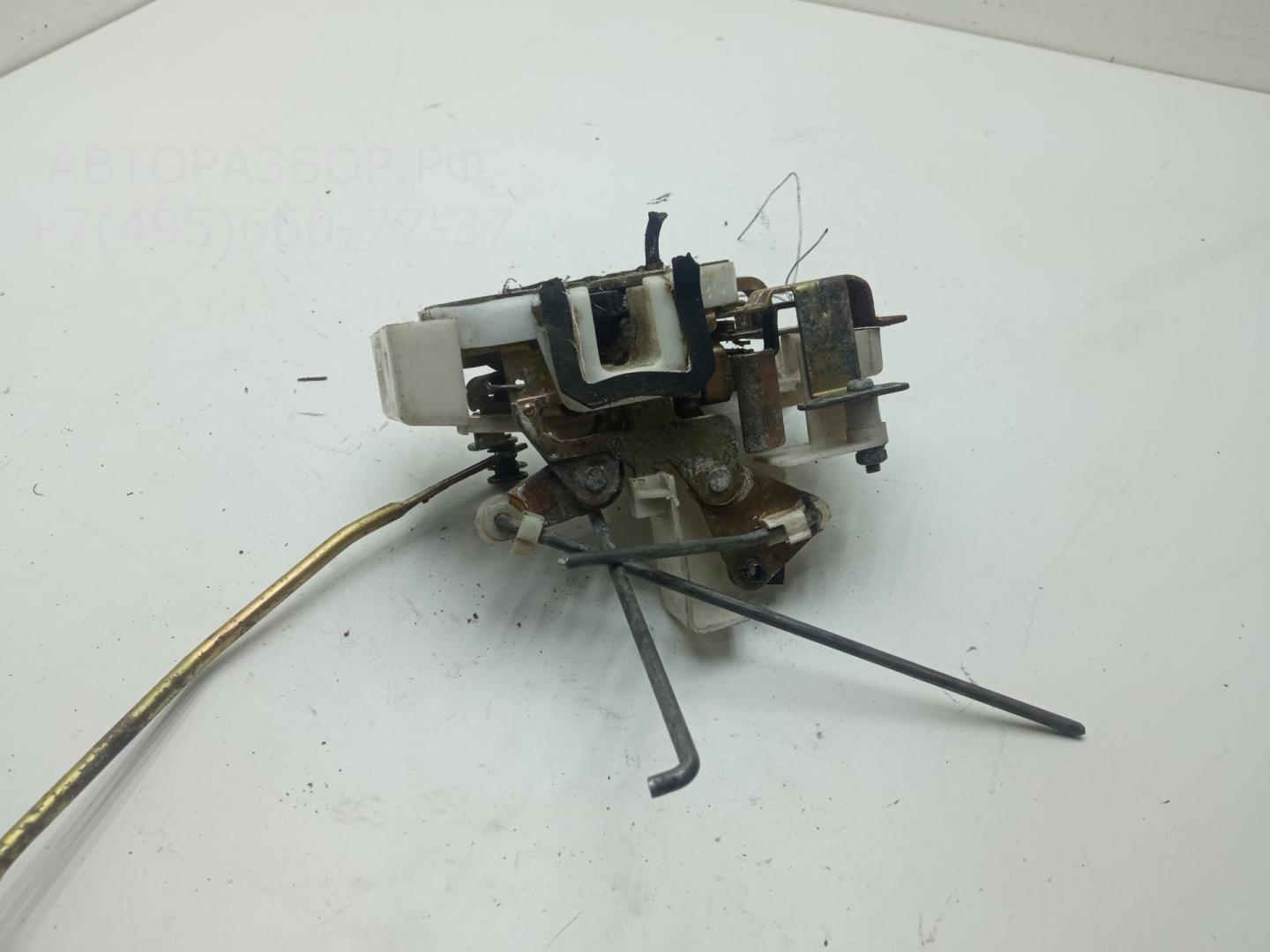 Замок двери передней правой