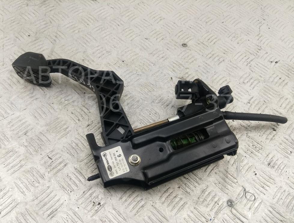 Педаль сцепления