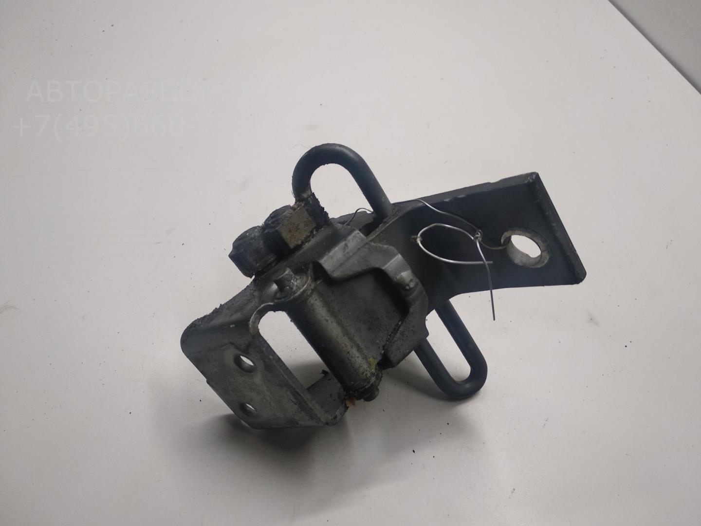 Петля двери