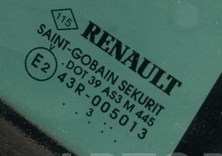 Стекло двери задней правой (форточка)