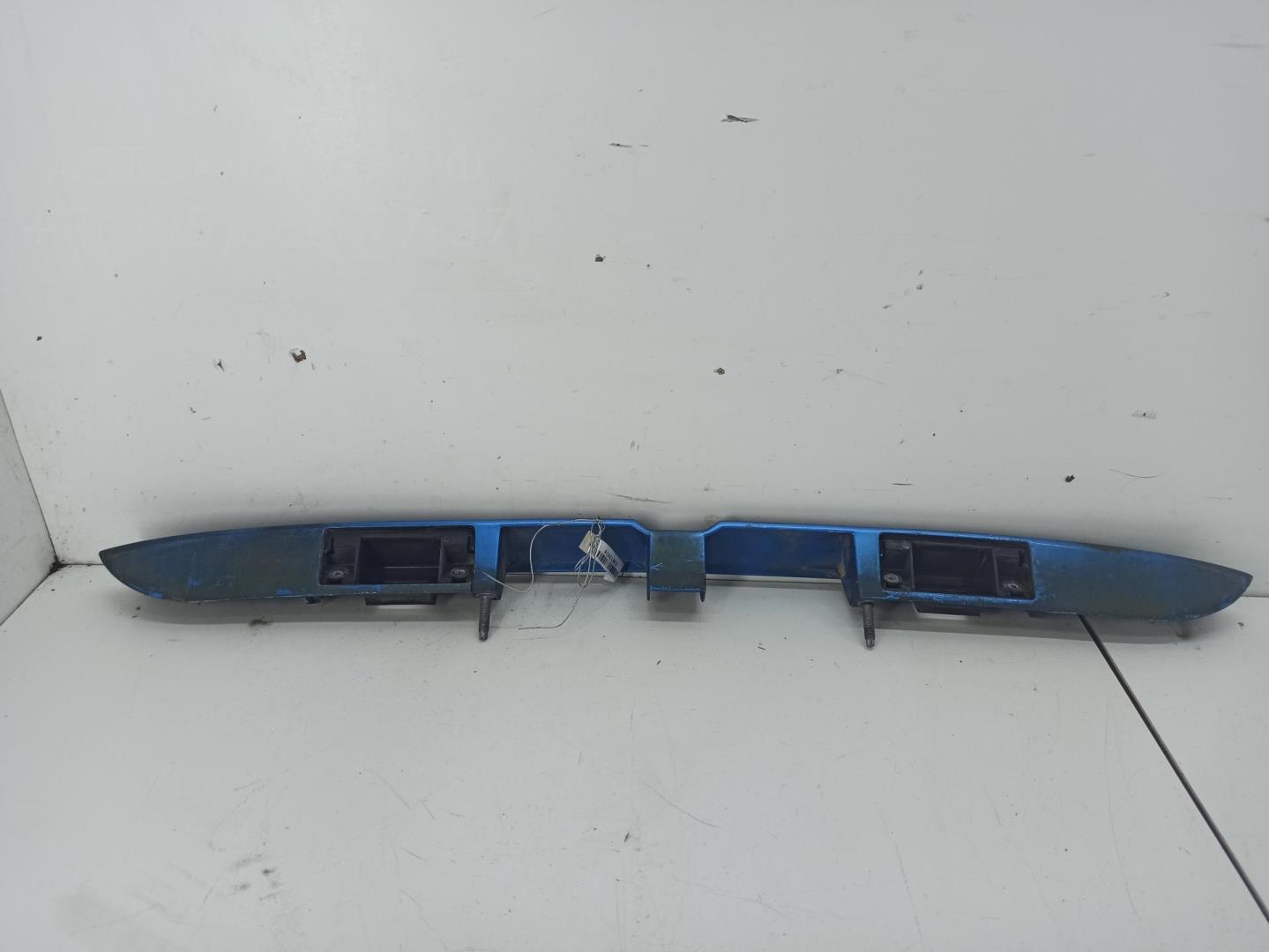 Накладка крышки багажника