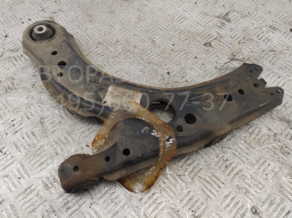 Рычаг передний правый