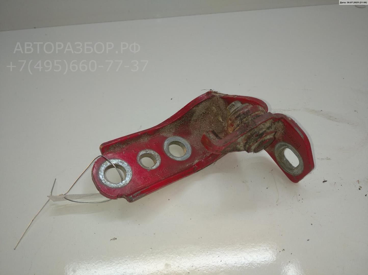 Петля двери