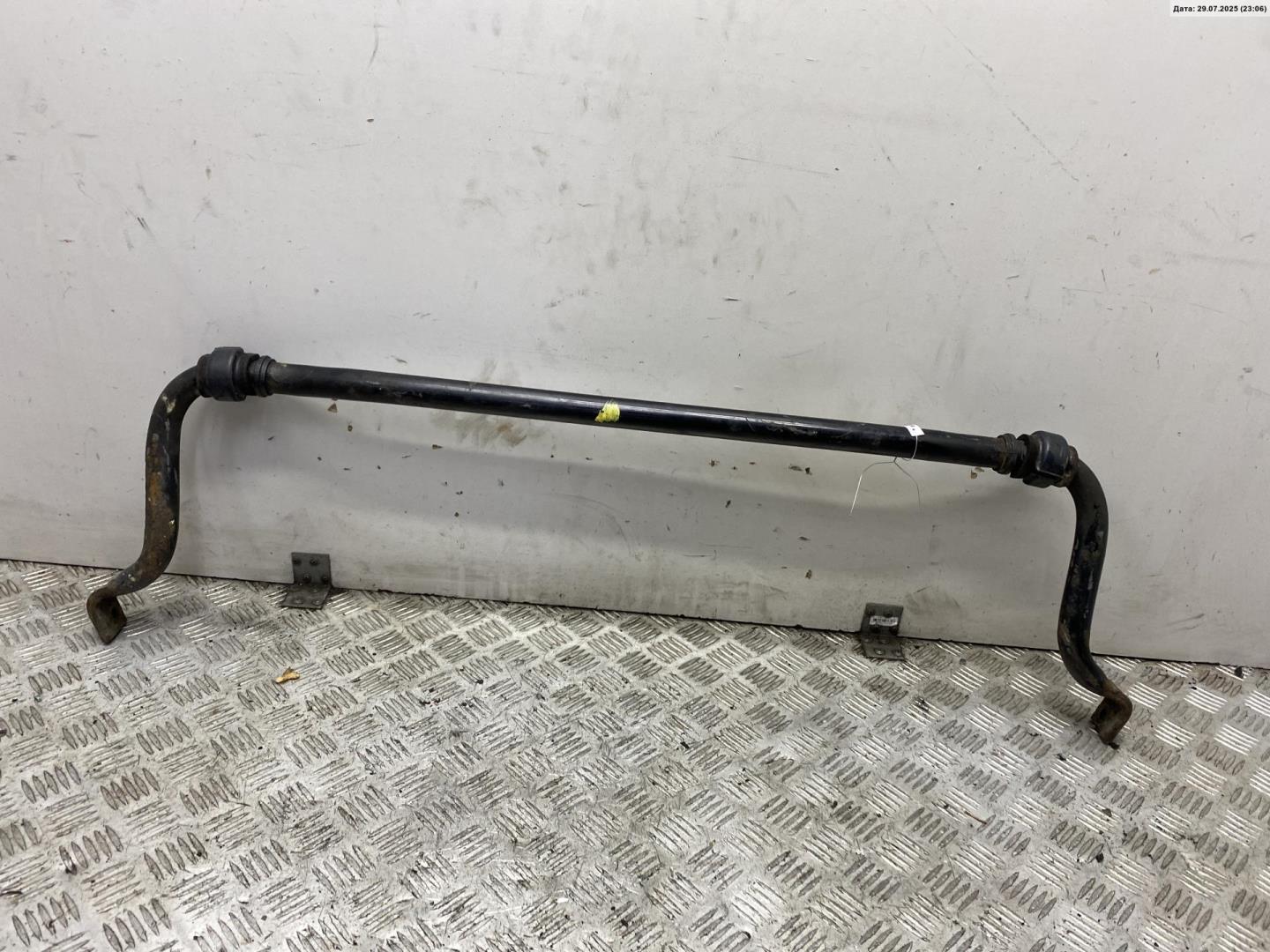 Стабилизатор передний