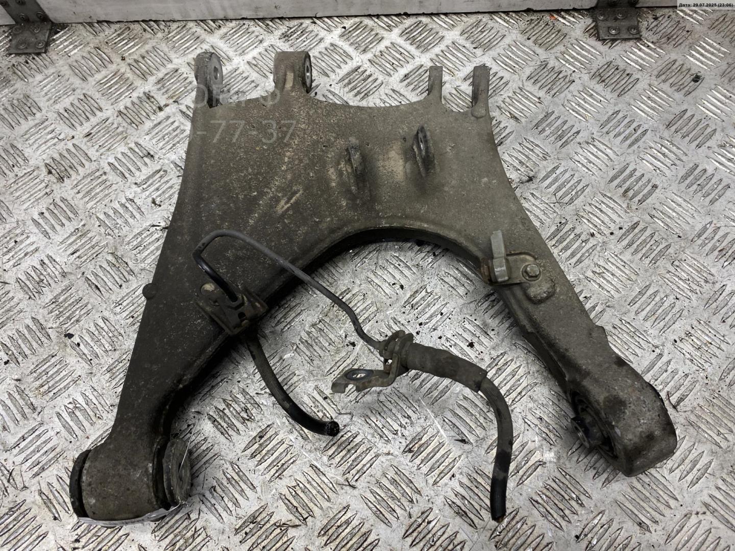 Рычаг задний правый