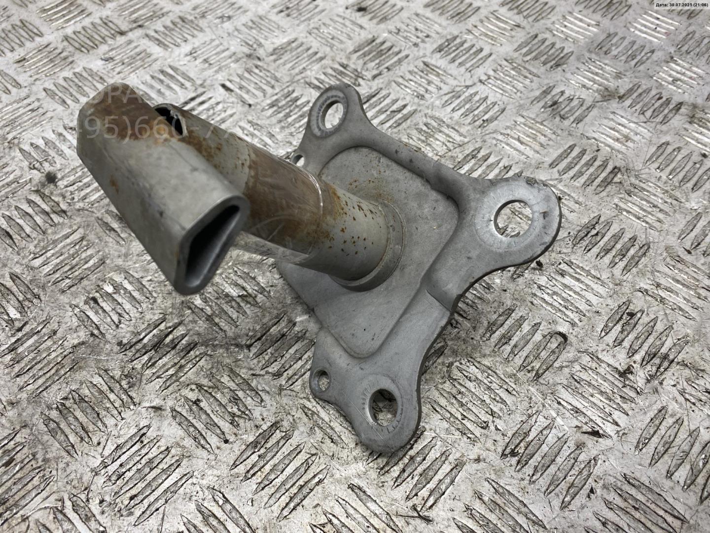 Кронштейн переднего бампера левый