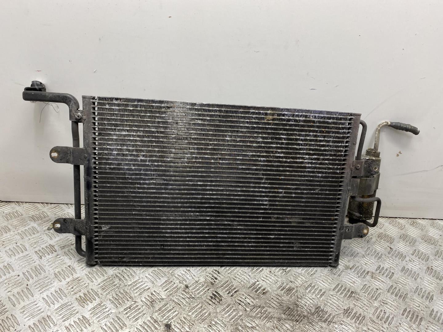 Радиатор кондиционера / конденсер