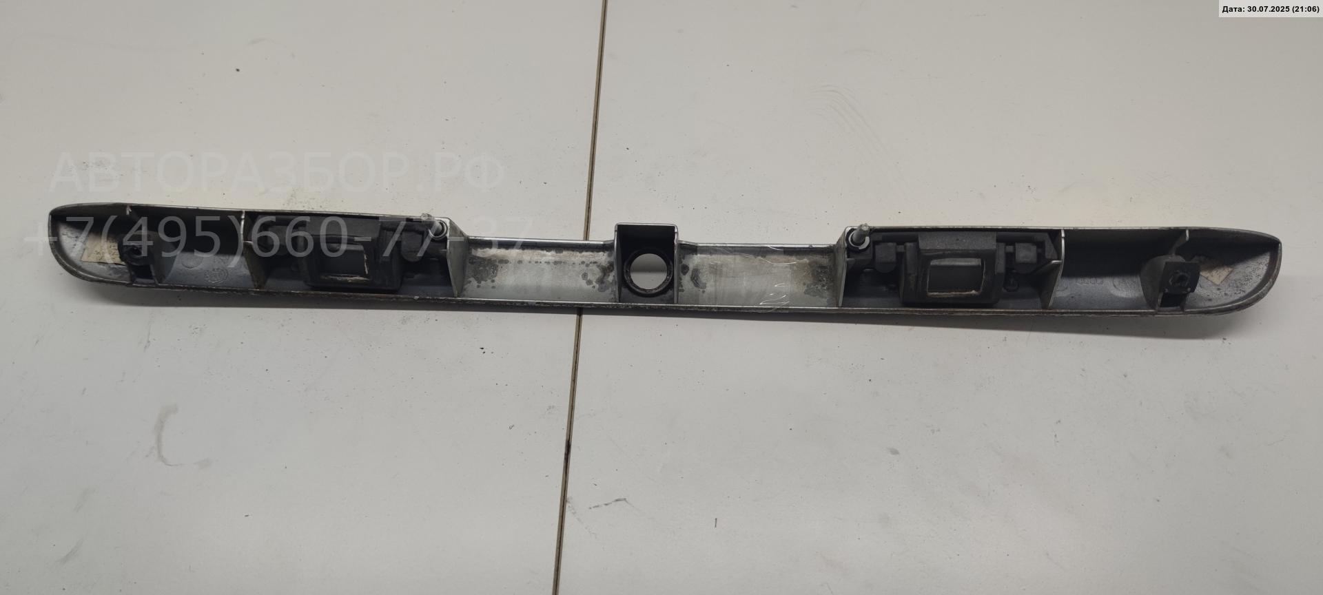 Накладка крышки багажника