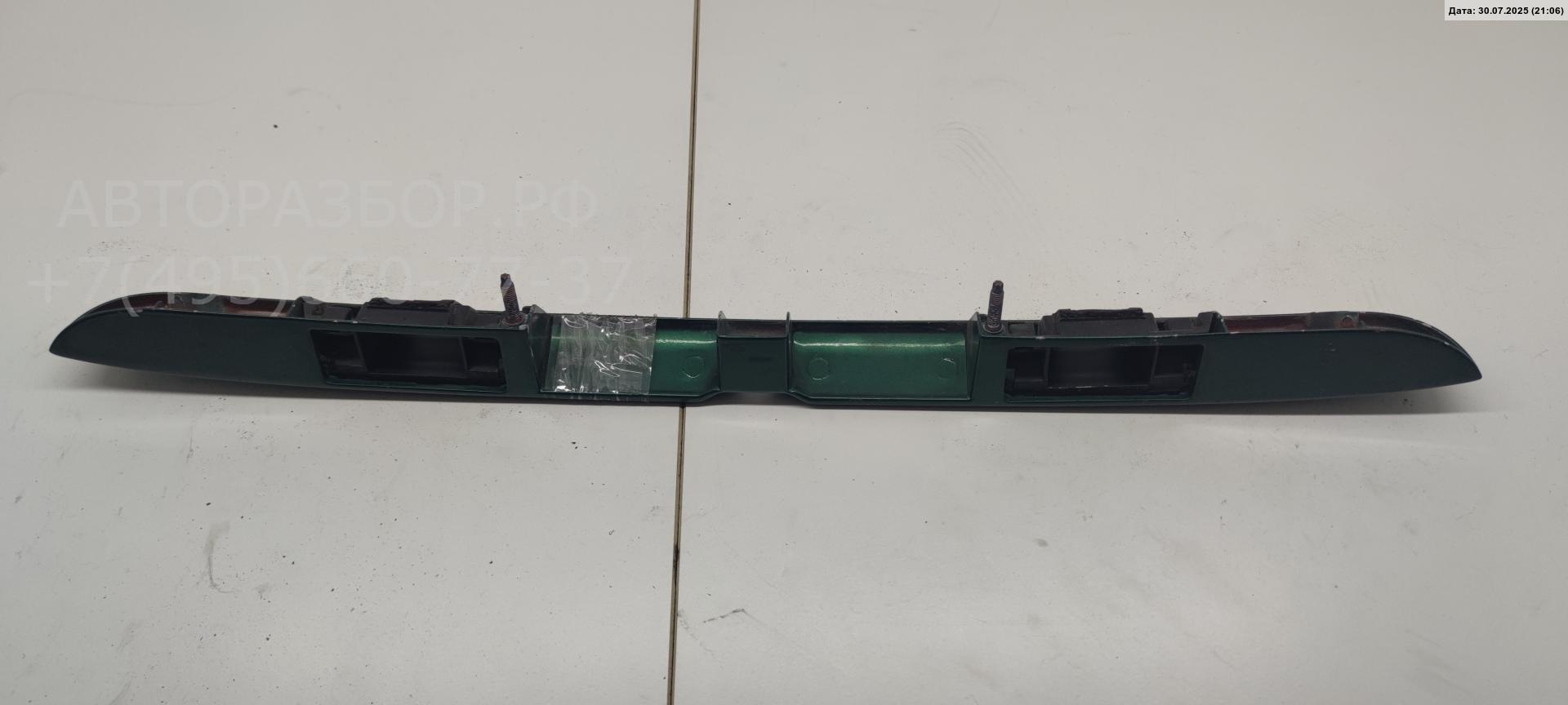 Накладка крышки багажника