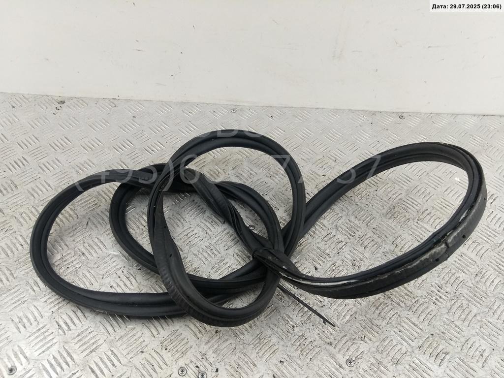 Уплотнитель багажника