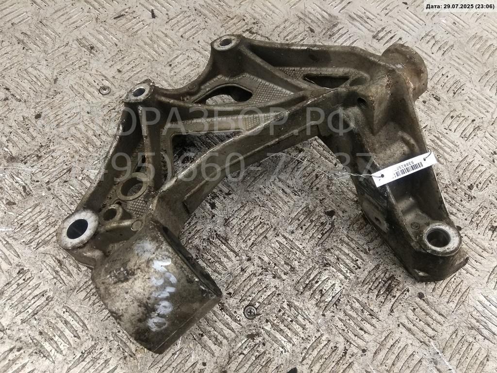 Рычаг передний левый