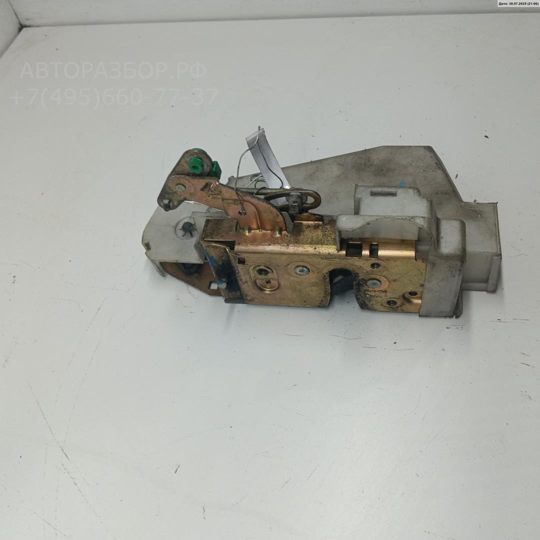 Замок двери задней левой