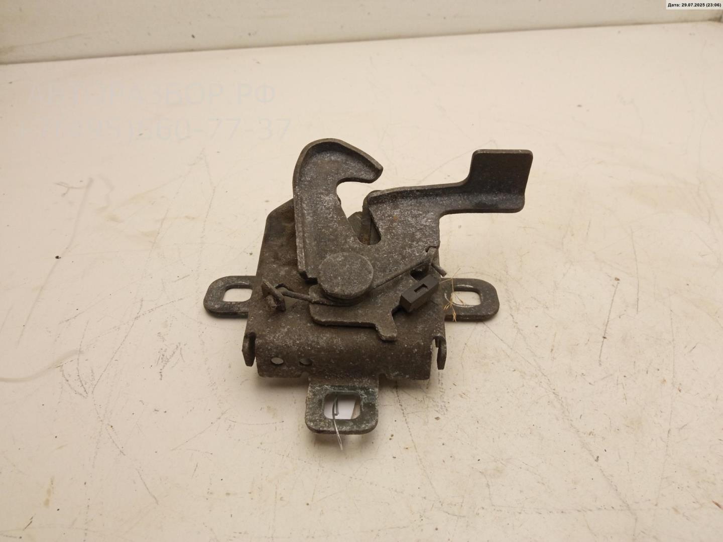 Замок капота